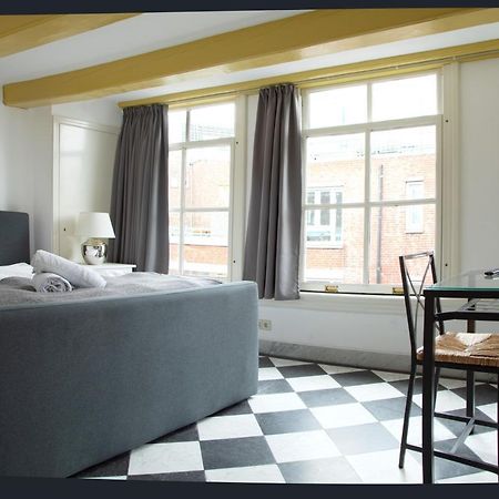 Modern Canal House Loft - City Center Amsterdam Bagian luar foto